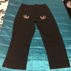 Rock Steady Sparrow Capris